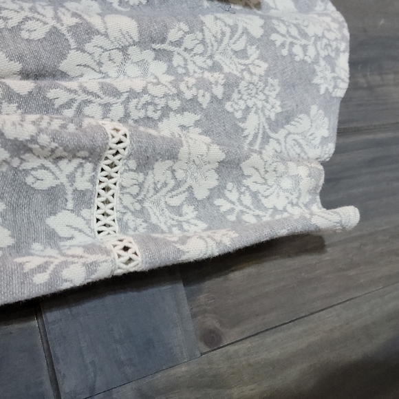 Women's Medium long sleeve top - Picture 2 of 4